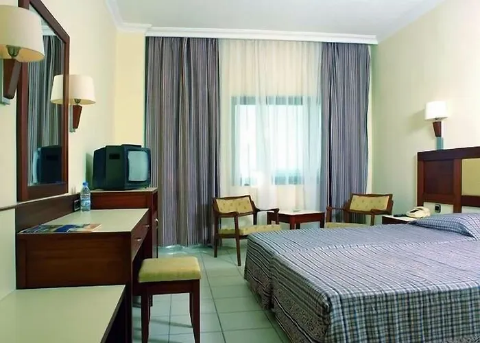 Sural (adults Only) Σιντέ