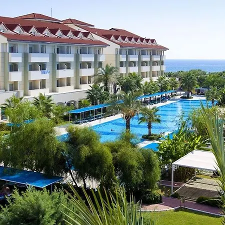 度假村 苏拉尔酒店