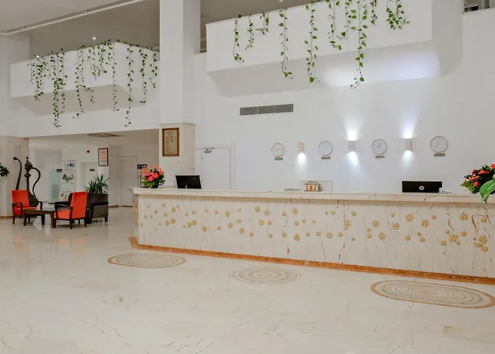 Sural (adults Only) Rezort Side